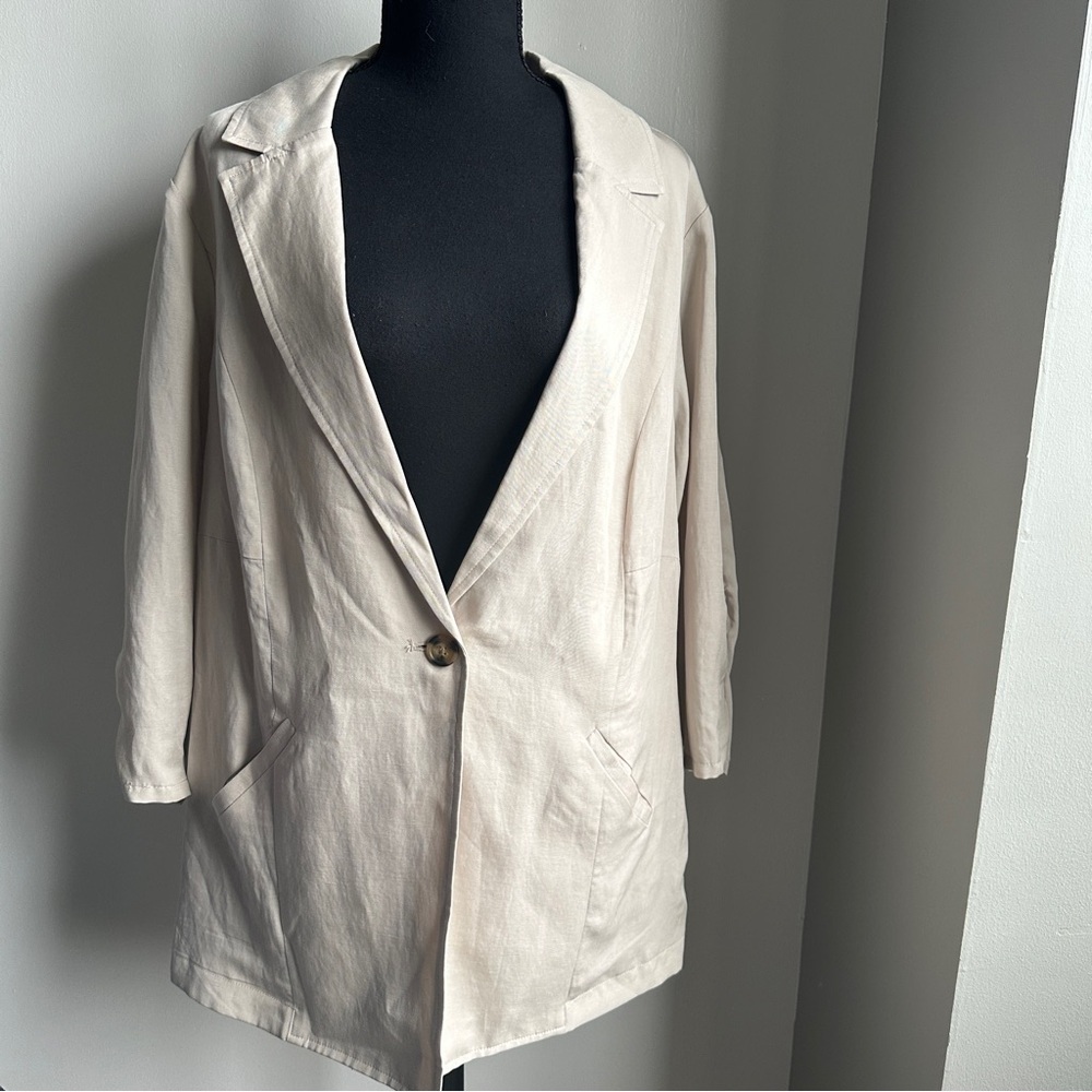 *TORRID* Plus Cream Blazer w/ Single Button NWT Size 1